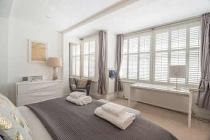 Room 17 of 30