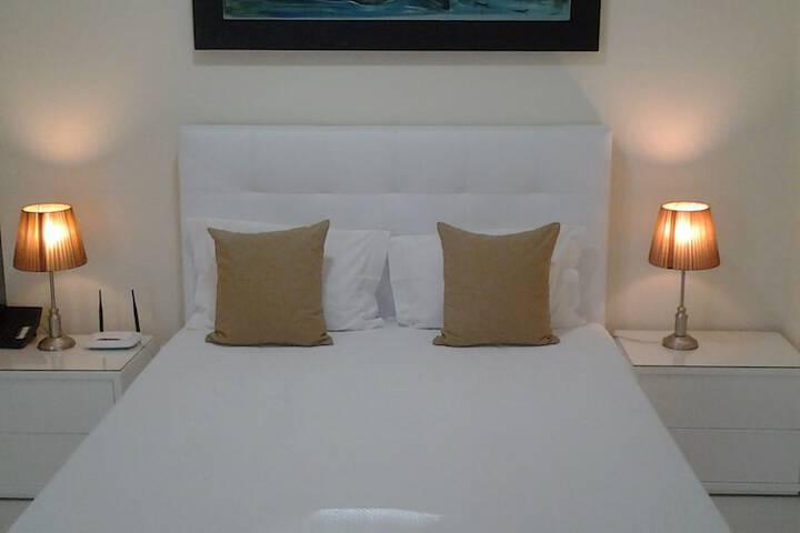 Room 4 of 63