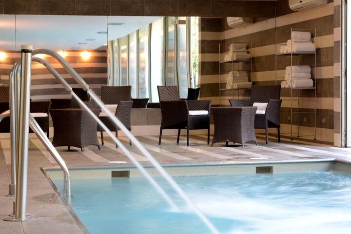 Hotel Pool