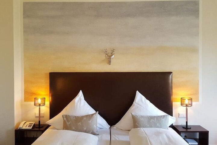 Room 15 of 102