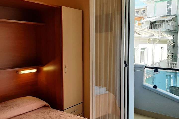 Room 18 of 54