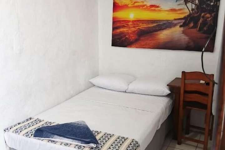 Room 2 of 10