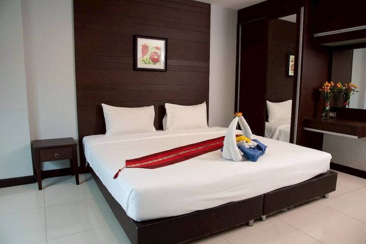 Room 28 of 36