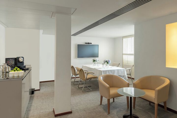 Business Center 198 of 250