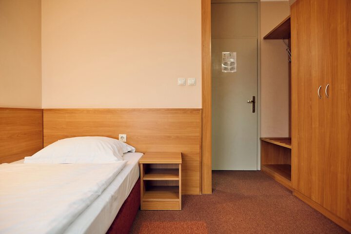 Room 9 of 62
