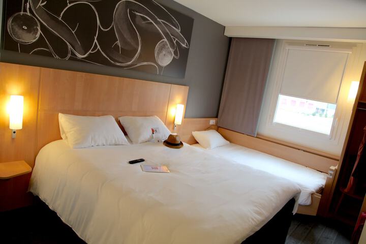 Room 6 of 60