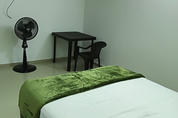 Room 28 of 40