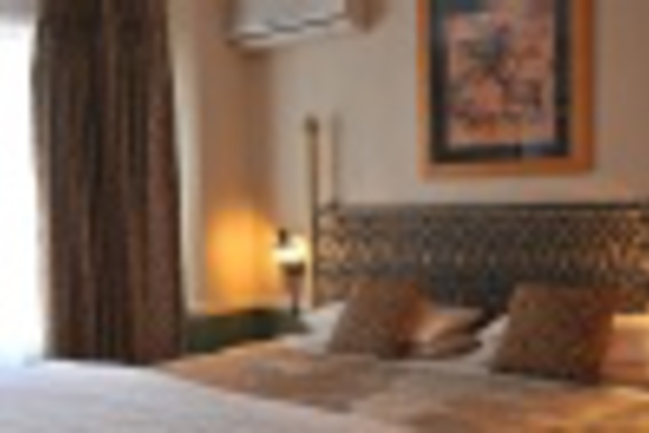 Room 52 of 168