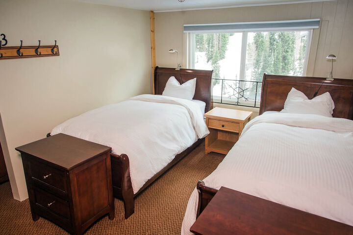 Room 4 of 64