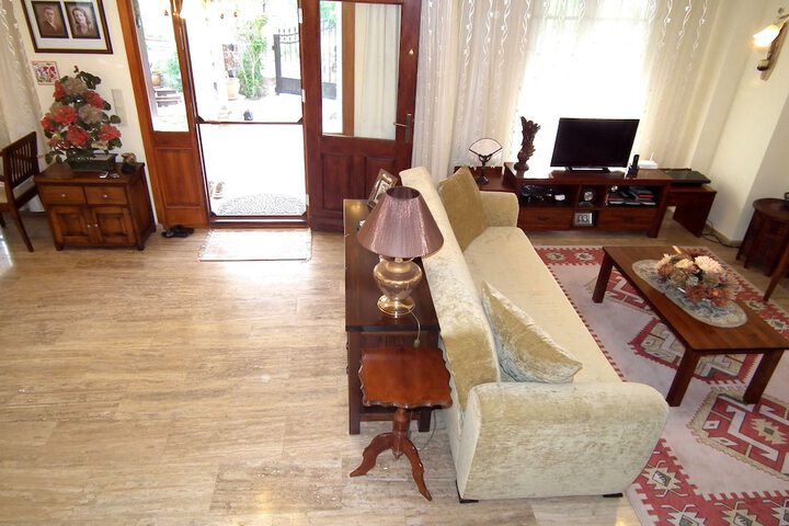 Room 11 of 23