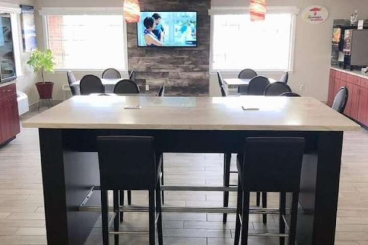 Breakfast area