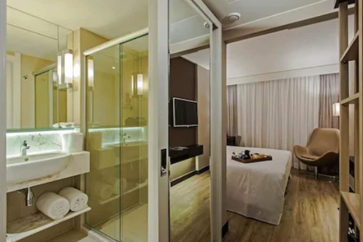 Room 28 of 45
