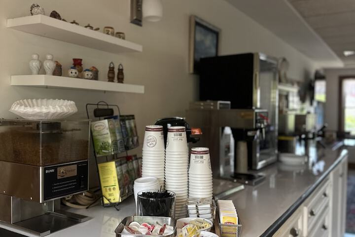 Breakfast/Coffee Service 73 of 97