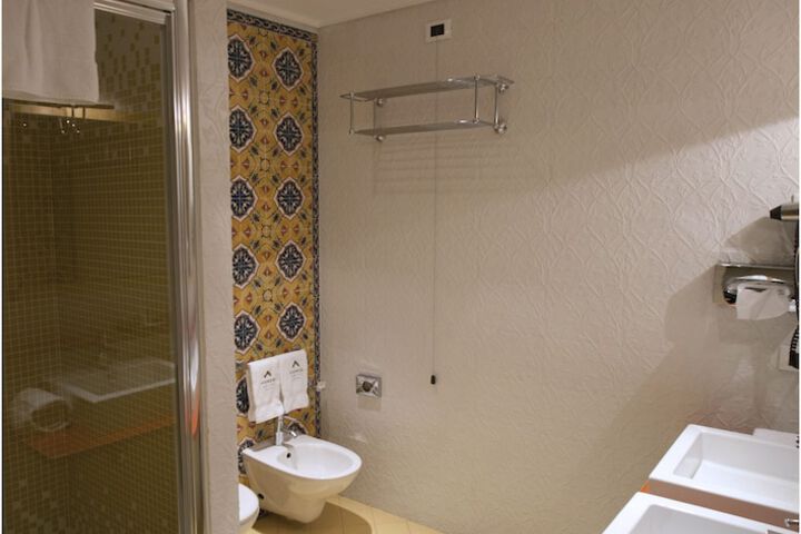 Room 13 of 61