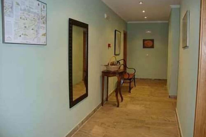 Room 10 of 49