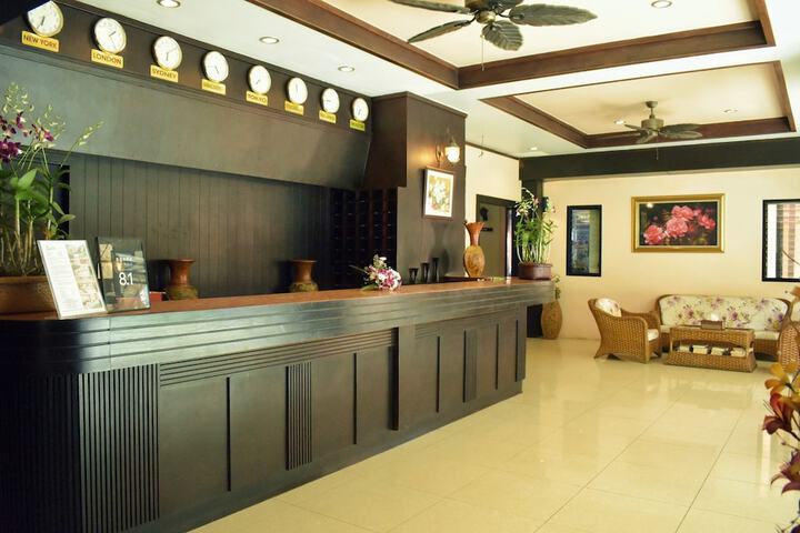 Hotel Lobby