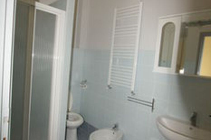 Room 8 of 40