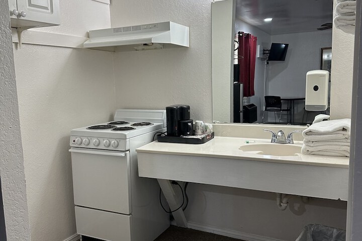 Room 9 of 50