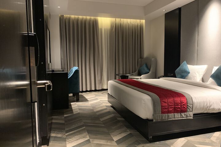 Room 5 of 43