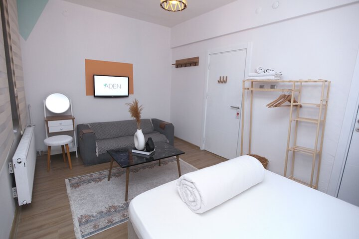 Room 16 of 39