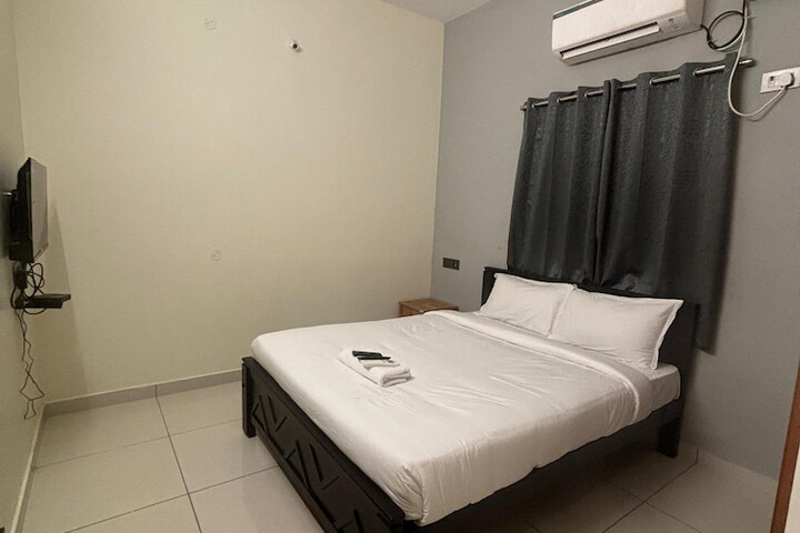 Room 9 of 17