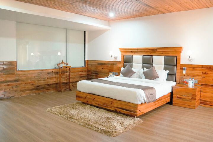 Room 8 of 40