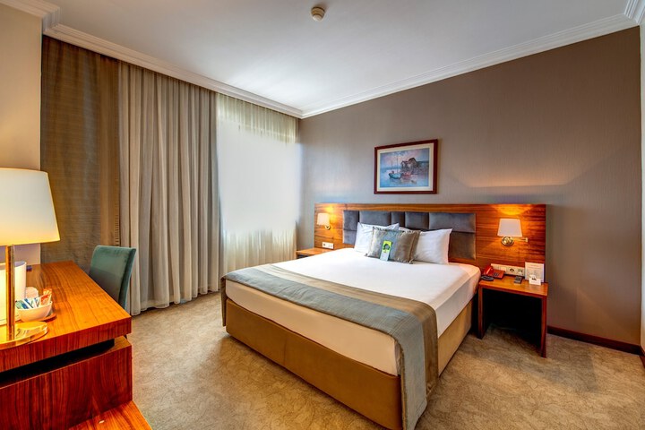Room 15 of 80