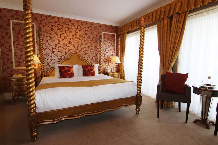 Room 9 of 72