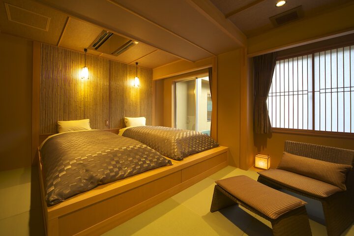 Room 7 of 114