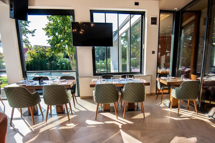 Breakfast/Coffee Service 40 of 51