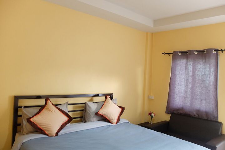 Room 2 of 48