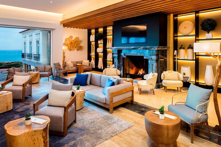 Lounge 115 of 163