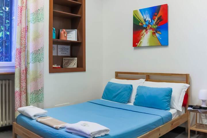 Room 8 of 32