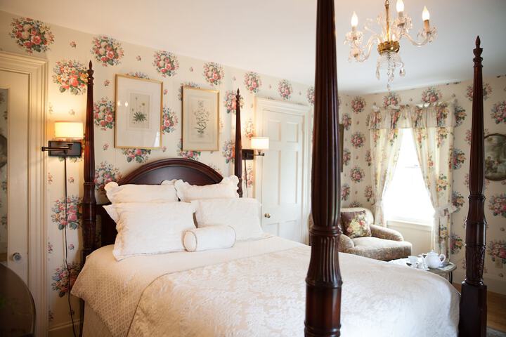 Room 13 of 74