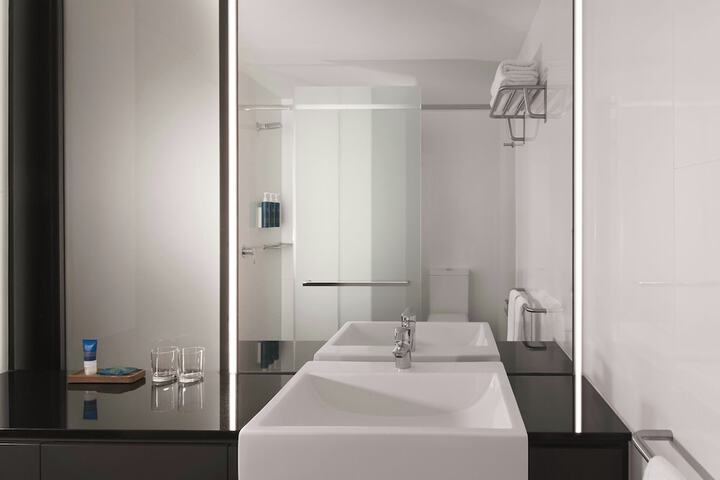 Room 21 of 49