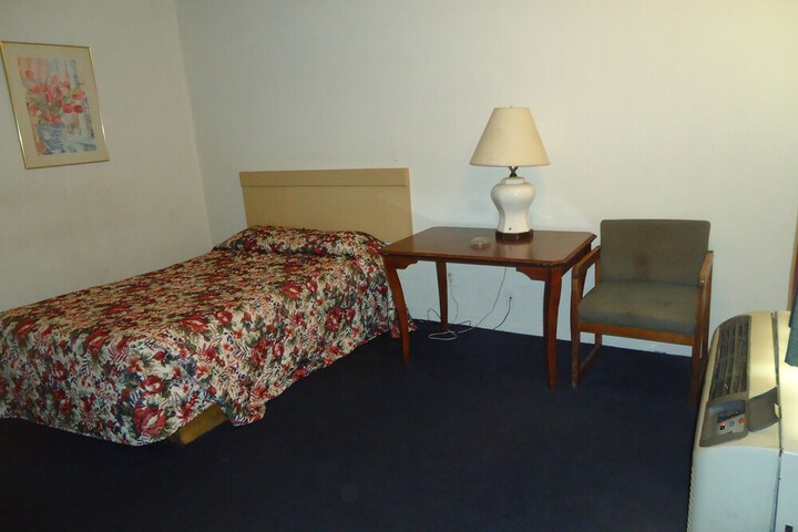 Room 12 of 20