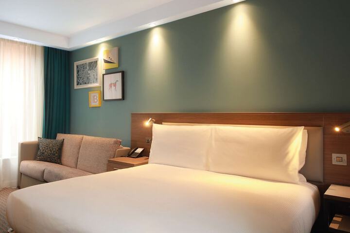 Room 30 of 57