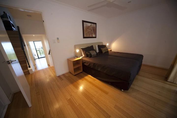 Room 2 of 18
