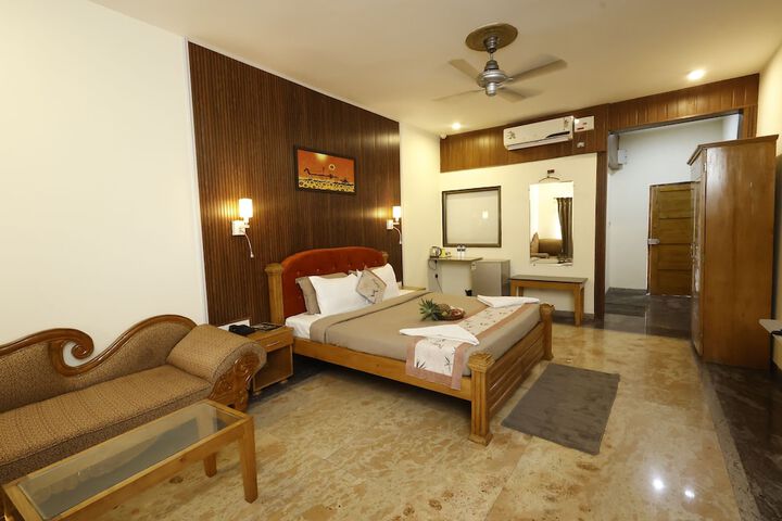 Room 34 of 100