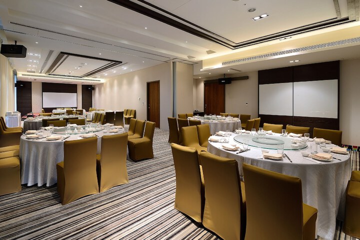 Ballroom/Hall 140 of 155