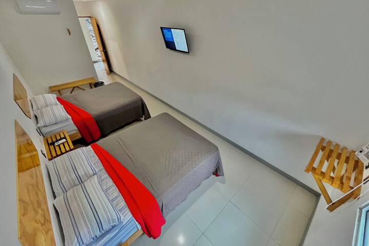 Room 10 of 14