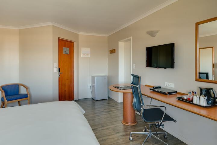 Room 4 of 36
