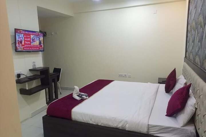 Room 3 of 13