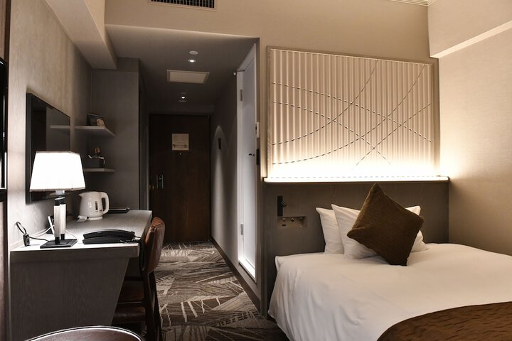 Room 10 of 46