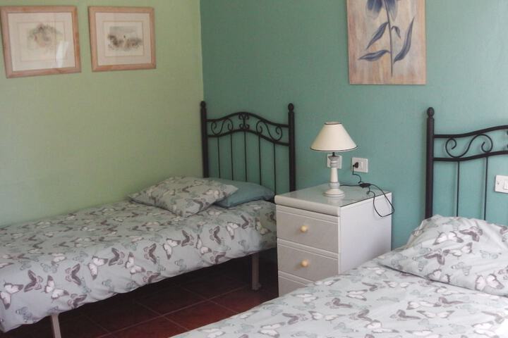 Room 9 of 33