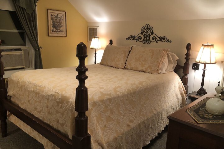 Room 8 of 62