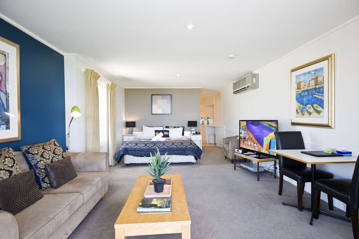 Room 4 of 48