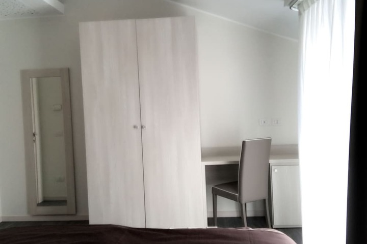 Room 7 of 73