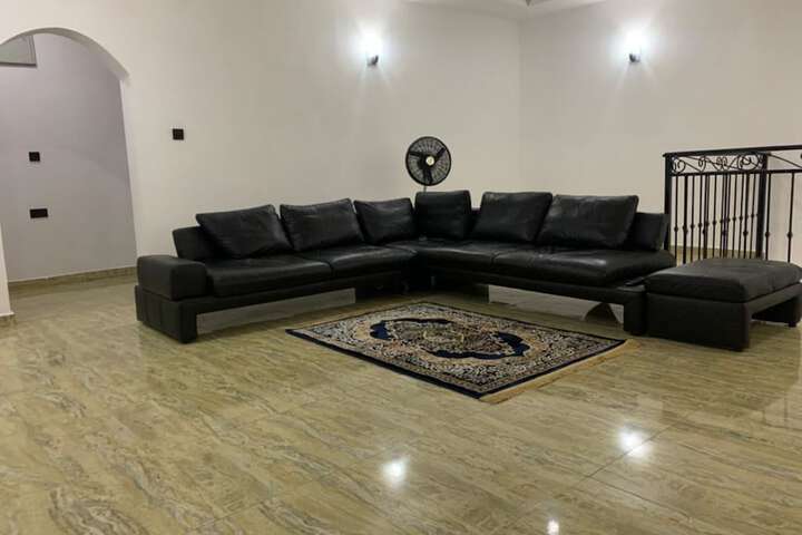Room 16 of 33