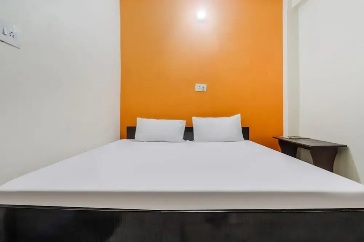 Room 5 of 10